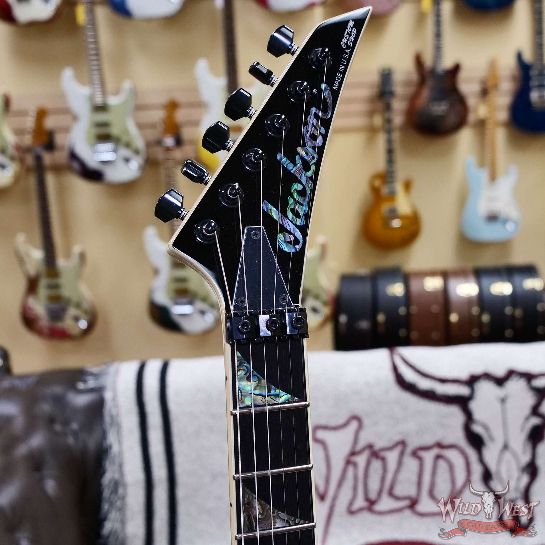 jackson-rr3955-d2__wwg.jpg Jackson USA Custom Shop Randy Rhoads RR 2H Floyd Rose NOS Gloss Vanilla Shake 8.20 LBS - Image 6