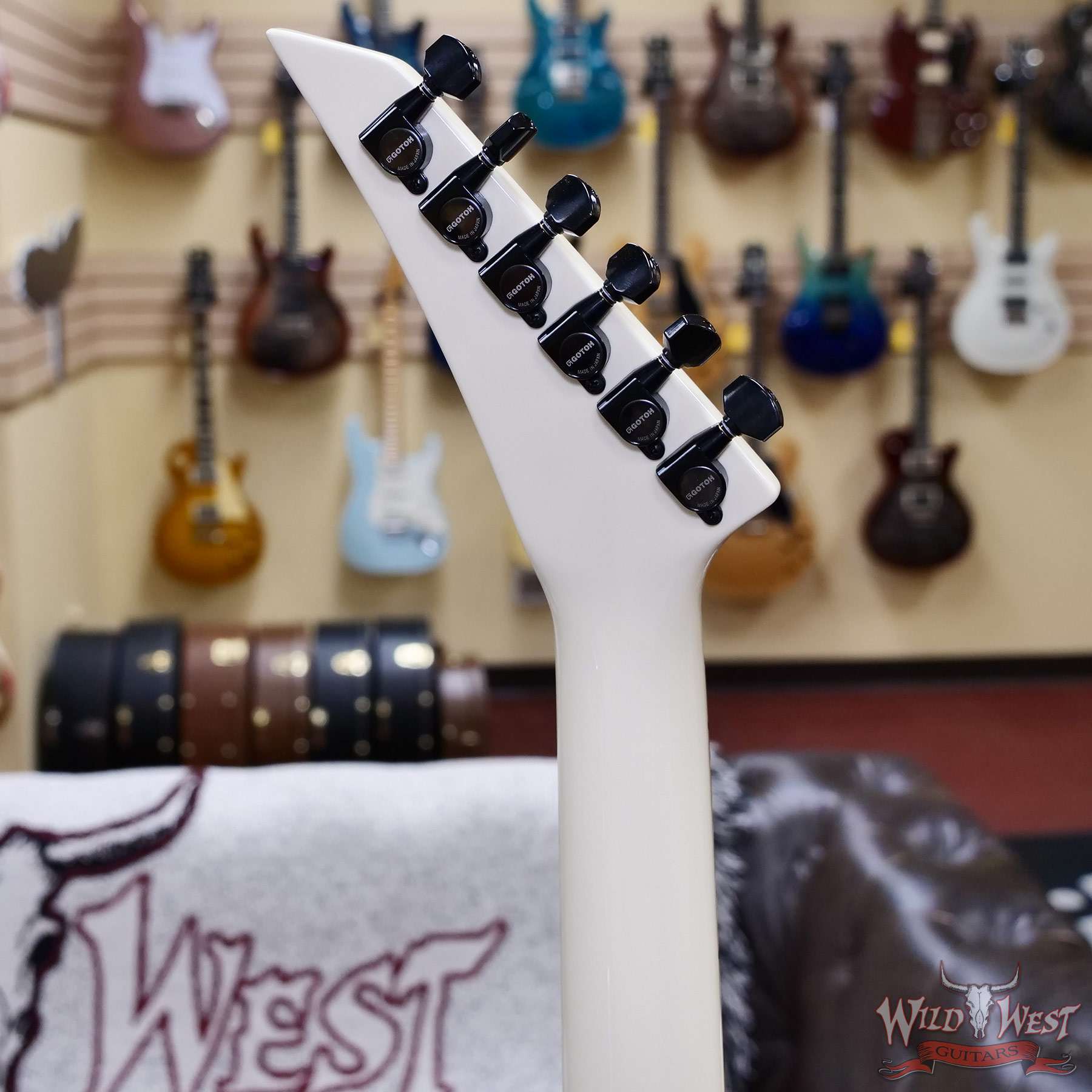 jackson-rr3955-d5__wwg.jpg Jackson USA Custom Shop Randy Rhoads RR 2H Floyd Rose NOS Gloss Vanilla Shake 8.20 LBS - Image 9