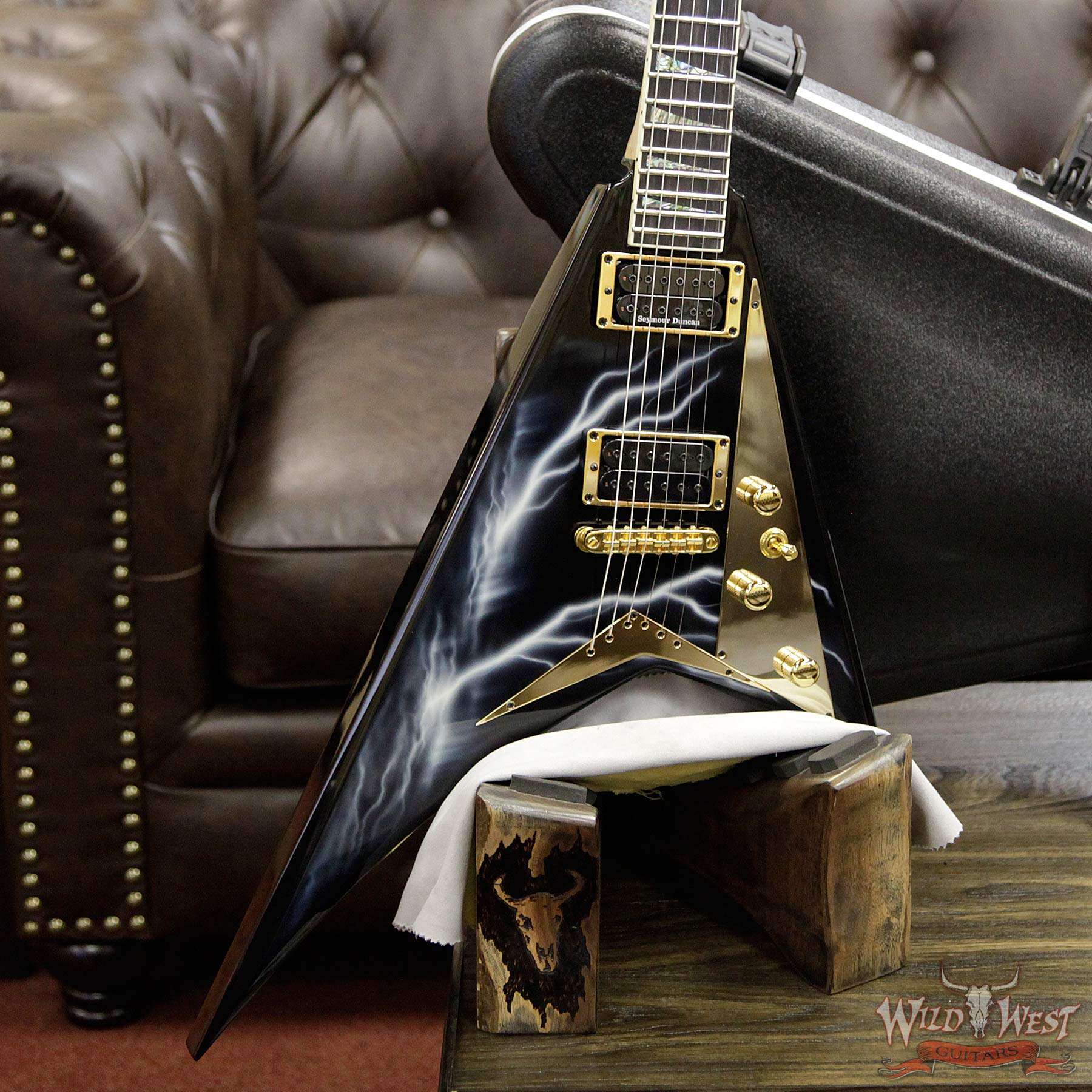 jacksoncs-rrlighttningsky-rr3579-d2__wwg.jpg Jackson Custom Shop Randy Rhoads RR1T Mahogany Body Lightning Sky Graphic By Dan Lawrence - Image 14