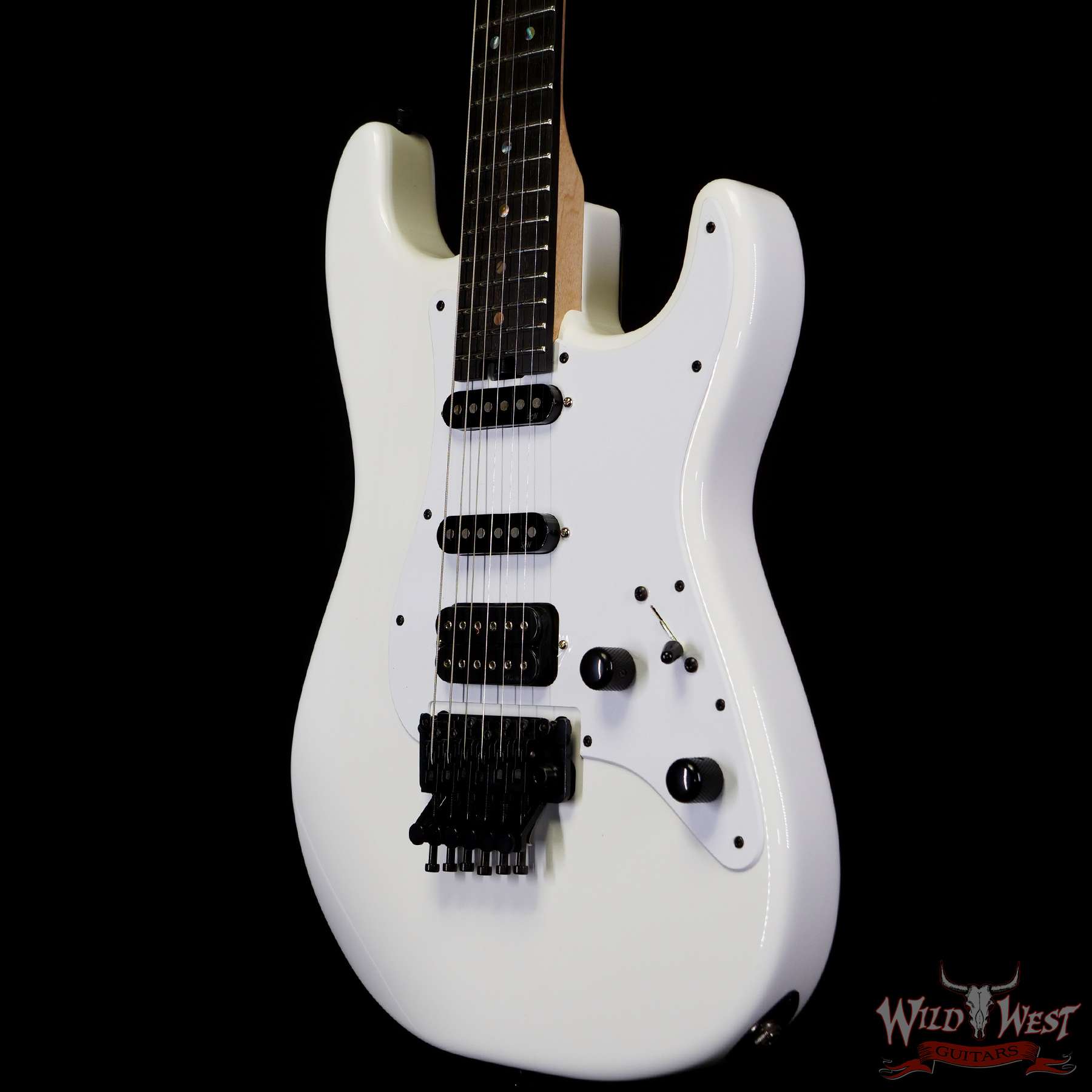 jacksoncs-xn010021-br__wwg.jpg Jackson USA Custom Shop Signature Adrian Smith San Dimas SD Ebony Fingerboard Snow White - Image 2