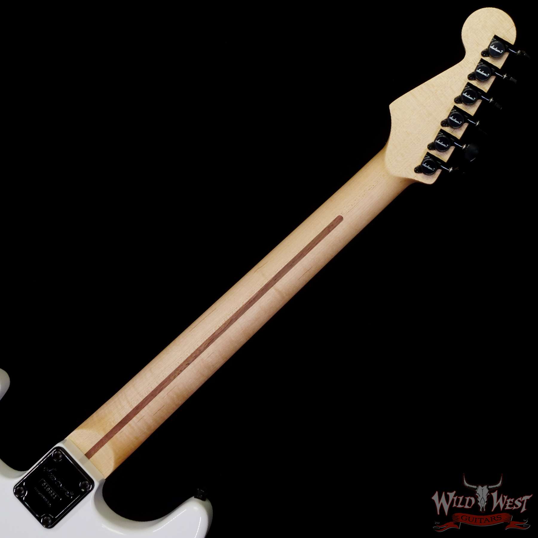 jacksoncs-xn010021-c3__wwg.jpg Jackson USA Custom Shop Signature Adrian Smith San Dimas SD Ebony Fingerboard Snow White - Image 5