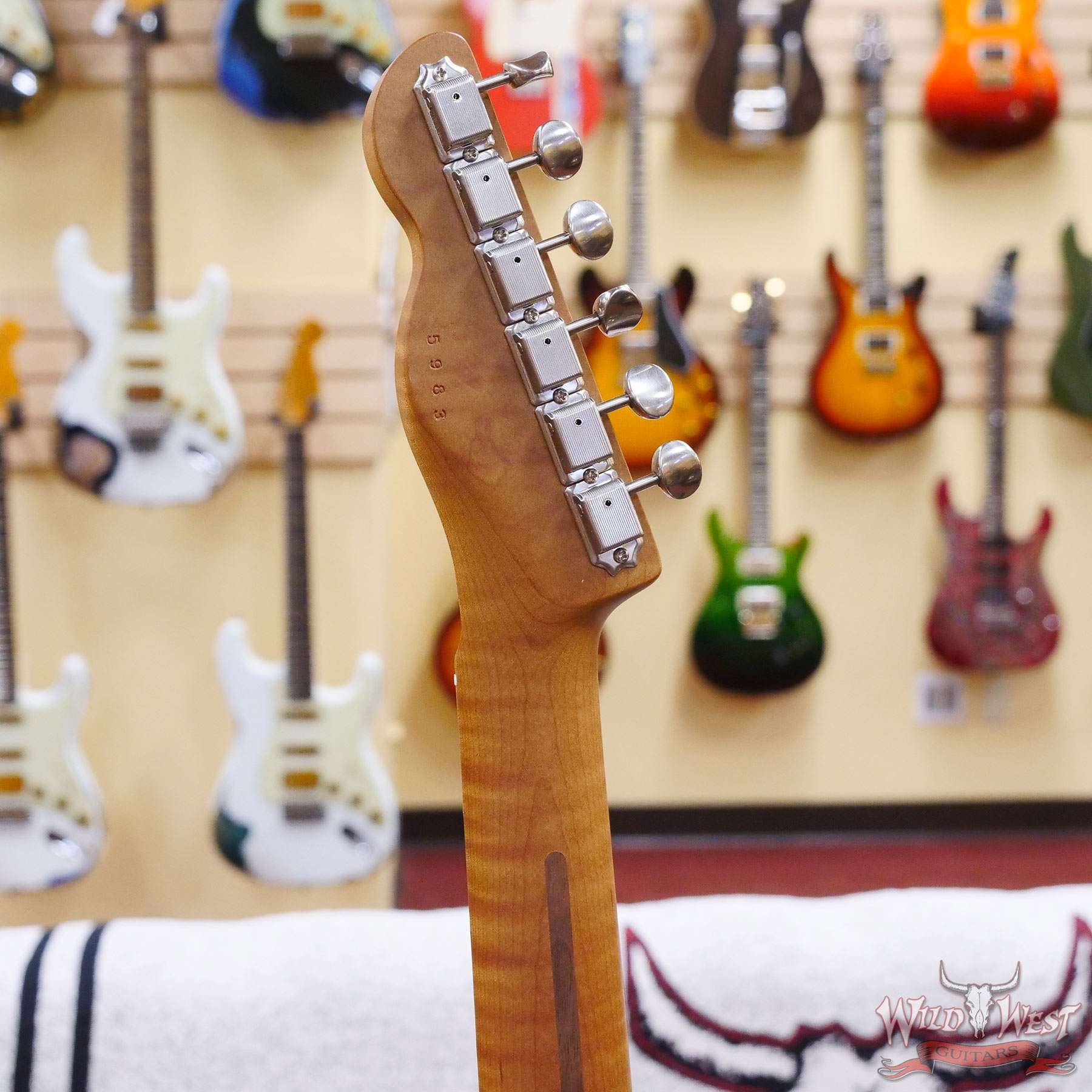 lsl-5983-d5__wwg.jpg LsL T-Bone One HH Roasted Flame Maple Neck Double Humbucker Vintage White - Image 10