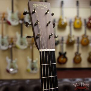 Martin Standard Series OM-28 East Indian Rosewood Back & Side Ebony Fingerboard - Image 7