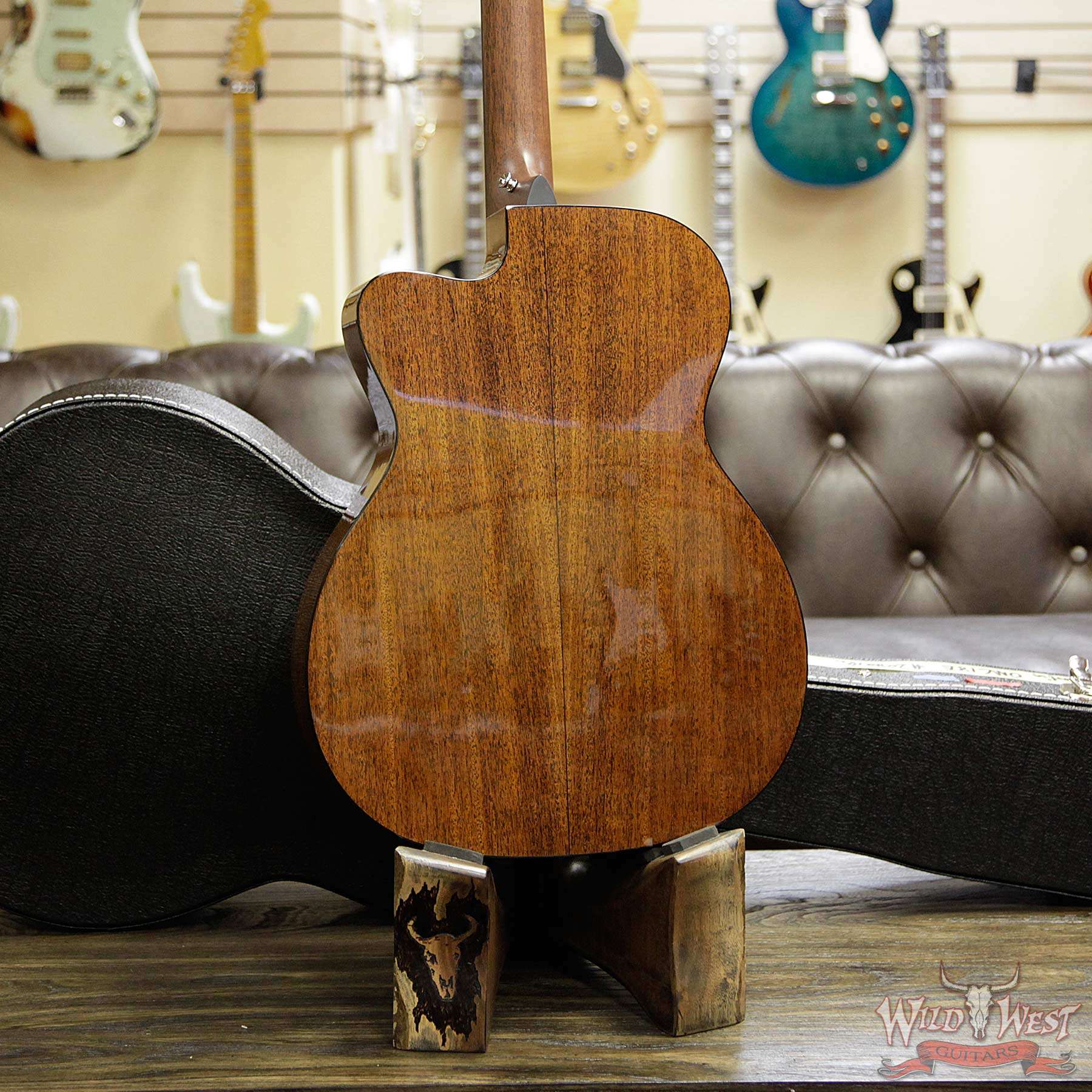 martin-omc-18e-2088180-d3__wwg.jpg Martin Standard Series OMC-18E Acoustic Electric Cutaway Guitar With Case - Image 15