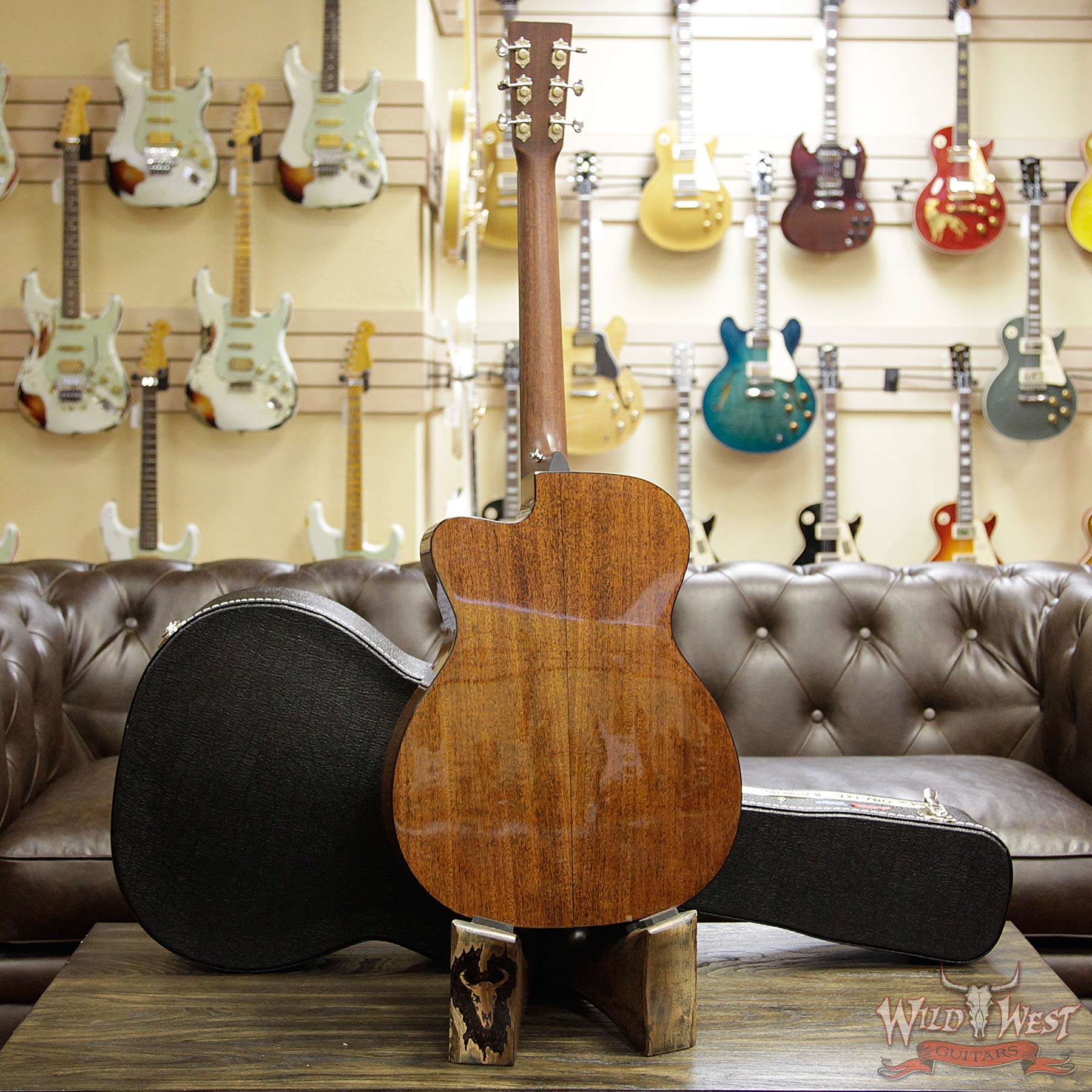martin-omc-18e-2088180-d4__wwg.jpg Martin Standard Series OMC-18E Acoustic Electric Cutaway Guitar With Case - Image 16