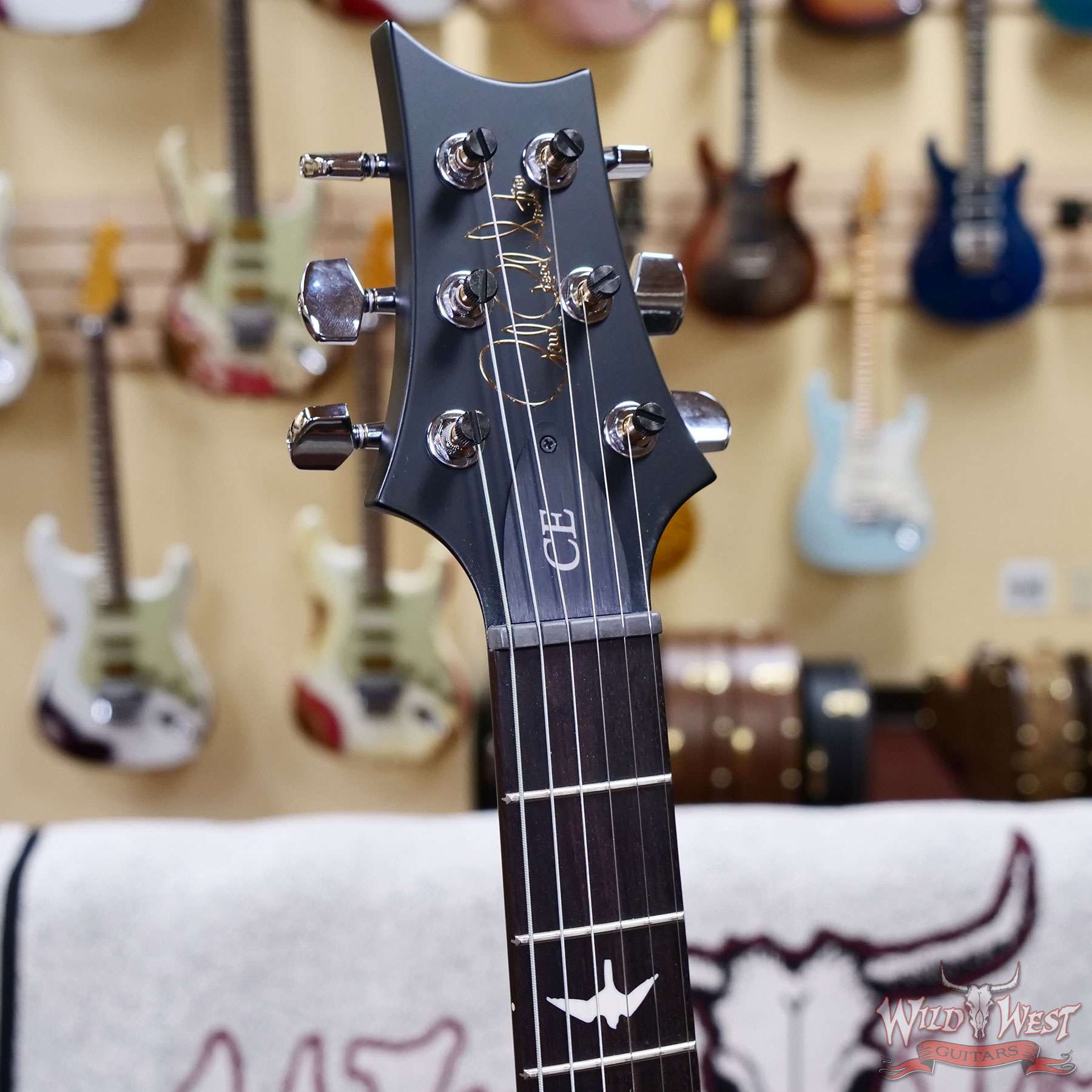prs-ce24-376341-d2__wwg-1.jpg Paul Reed Smith PRS Wild West Guitars Special Run CE 24 Painted Black Neck 57/08 Covered Pickups Eriza Verde 8.00 LBS - Image 5