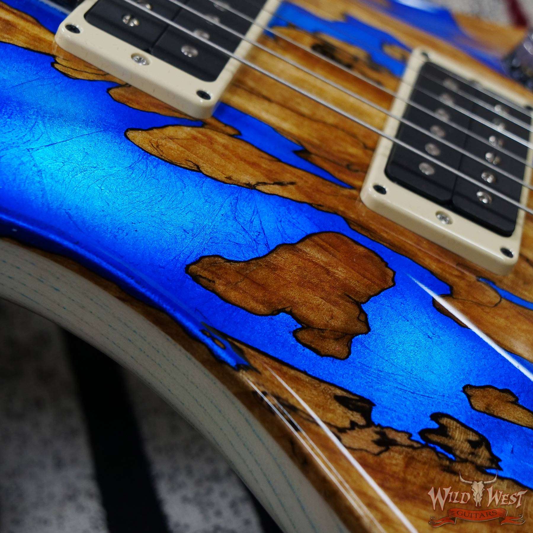 prs-ps9792-348650-d4__wwg.jpg Paul Reed Smith PRS Private Stock #9792 Custom 24 Spalted Maple Top Ash Body & Neck Natural with Blue Smoked Silver Leaf - Image 10