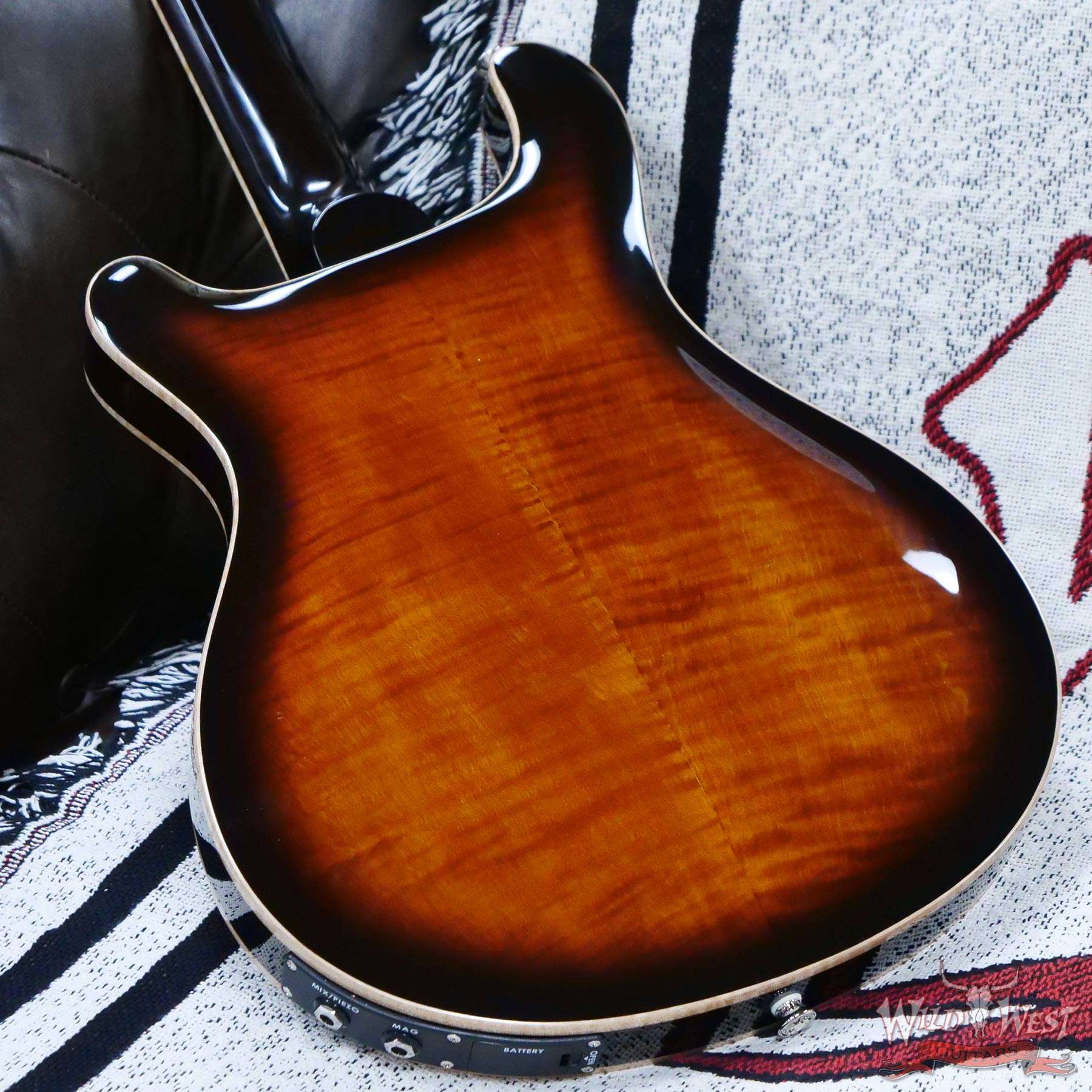 prs-se-hbipiezo-bgb-f14592-d6__wwg.jpg Paul Reed Smith PRS SE Hollowbody II Piezo Black Gold Burst F14592 - Image 10