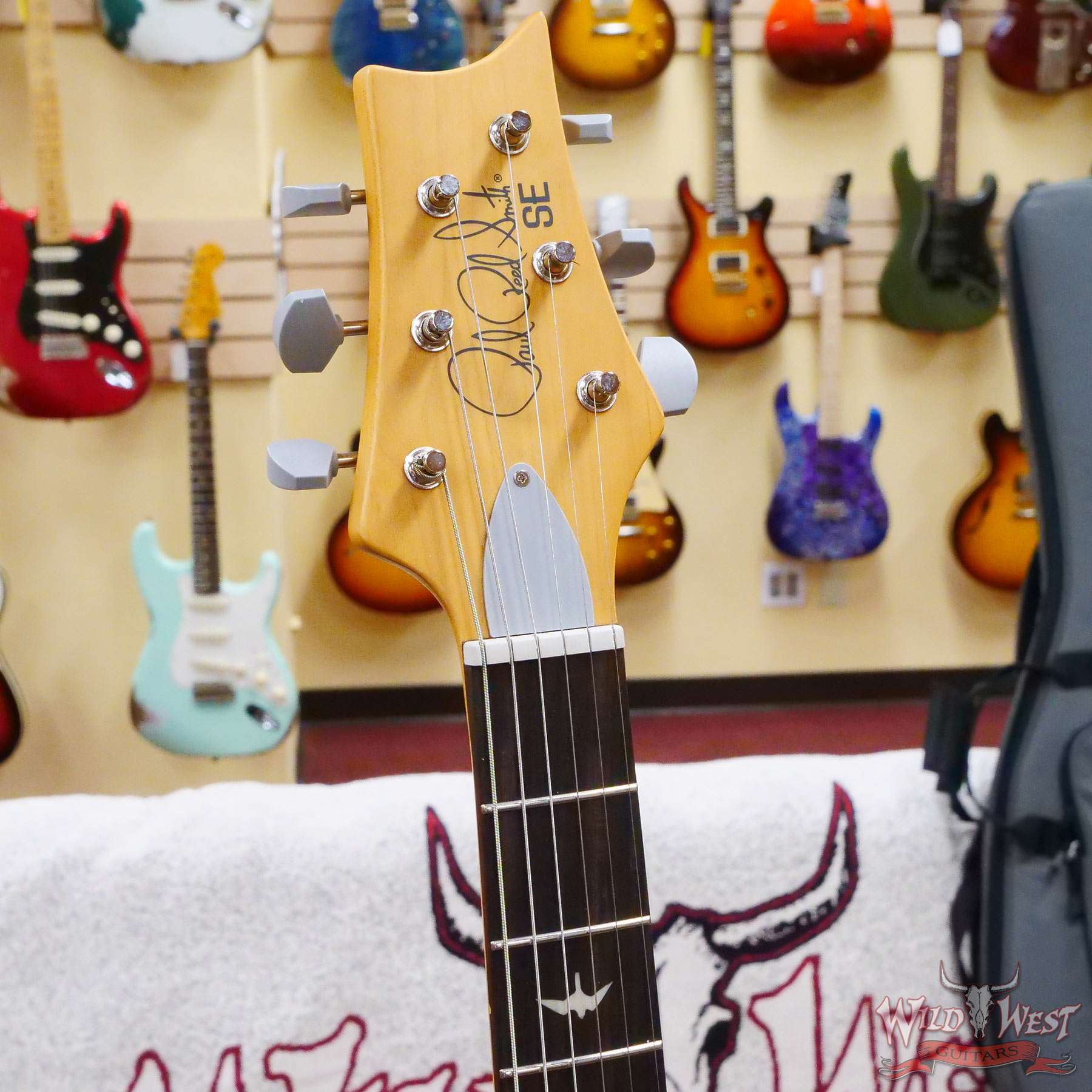 prs-se-silversky-d64092-d2__wwg.jpg Paul Reed Smith PRS SE Silver Sky John Mayer Model Rosewood Fingerboard Dragon Fruit - Image 5