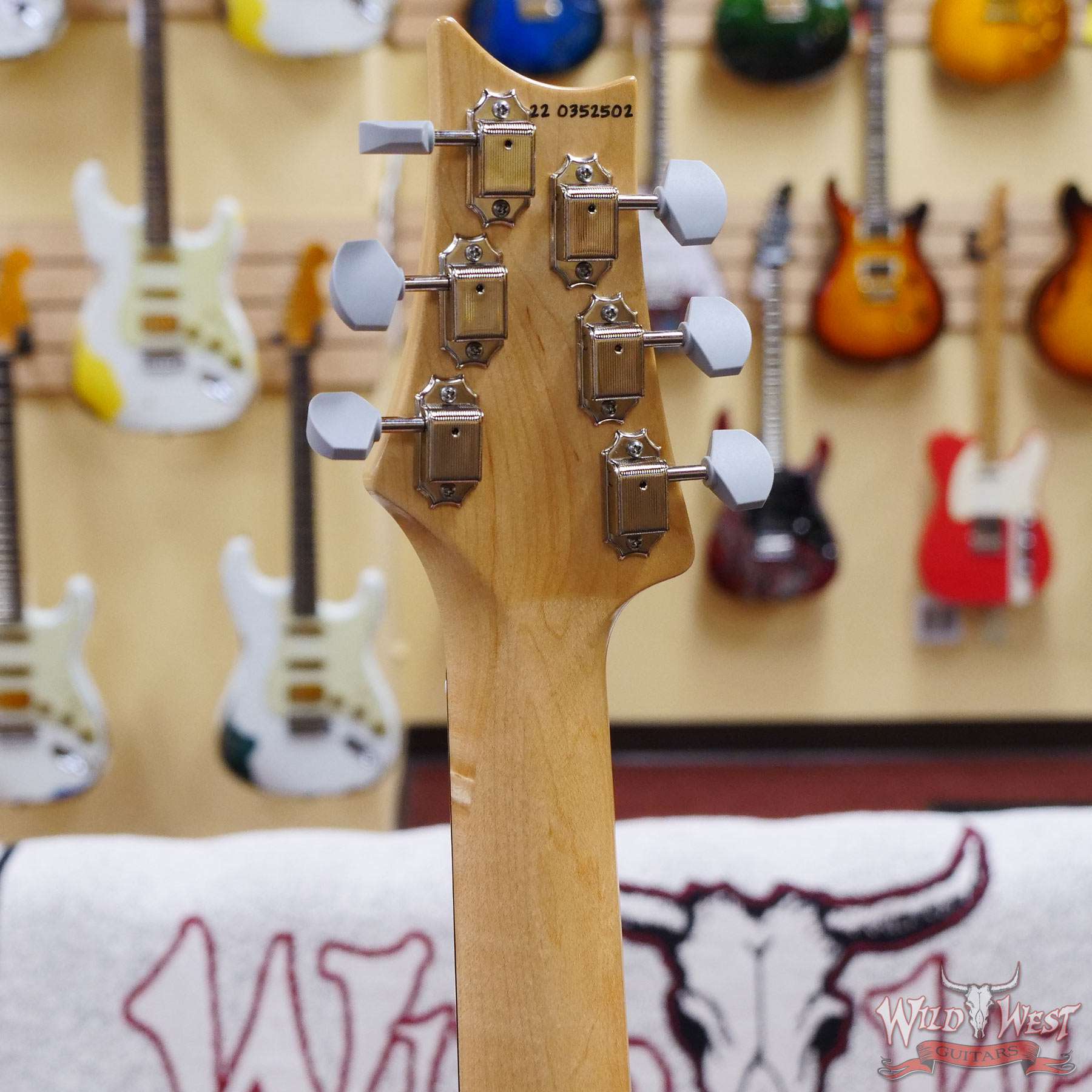 prs-ss-roxy-352502-d5__wwg.jpg Paul Reed Smith PRS John Mayer Signature Model Silver Sky Rosewood Fingerboard Roxy Pink - Image 10