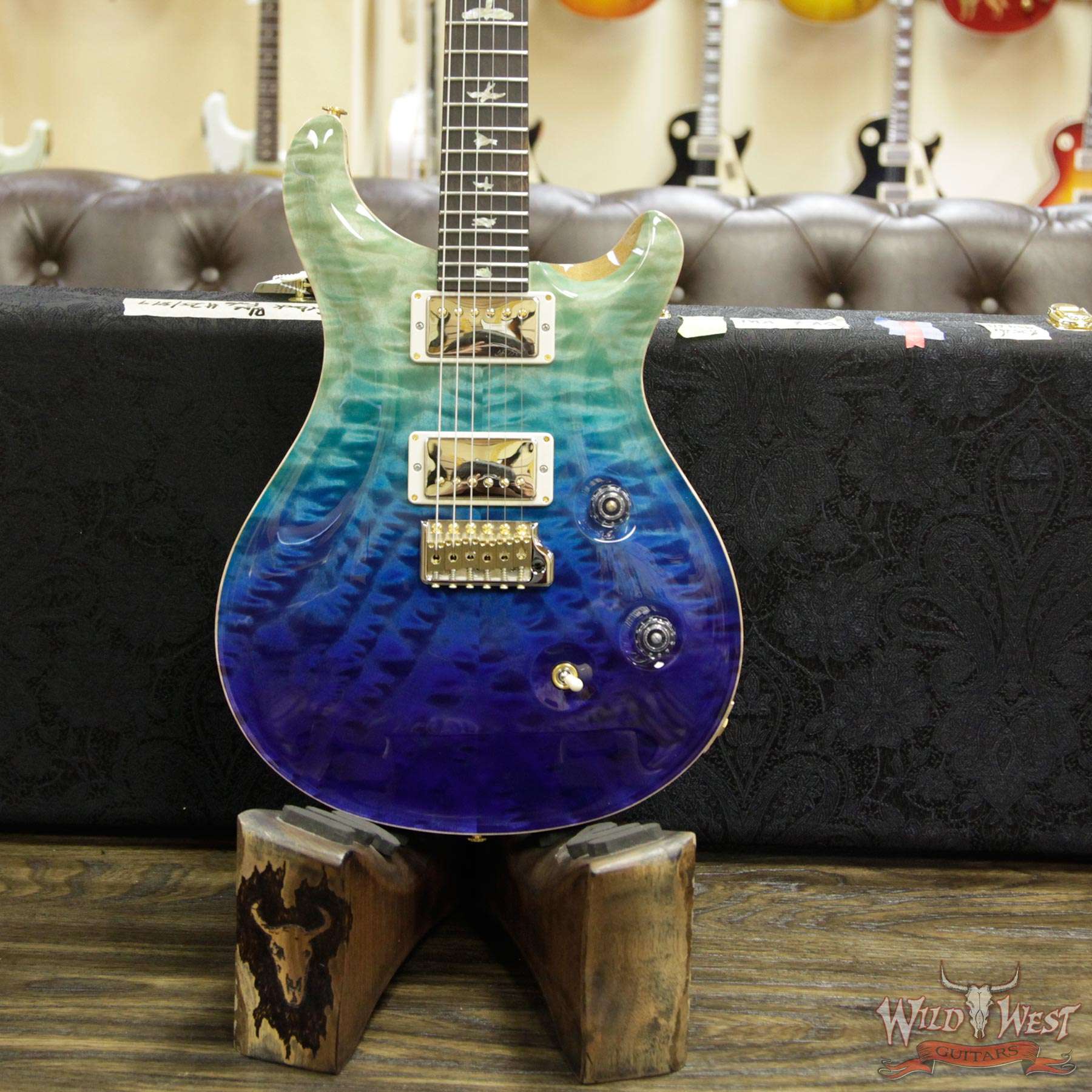 prs-wl-10top-qt-cu24fatback-blue-fade-251819-d1__wwg.jpg PRS Wood Library 10 Top Custom 24 Fatback Quilt Top Flame Neck Korina Brazilian Rosewood Board Blue Fade - Image 10