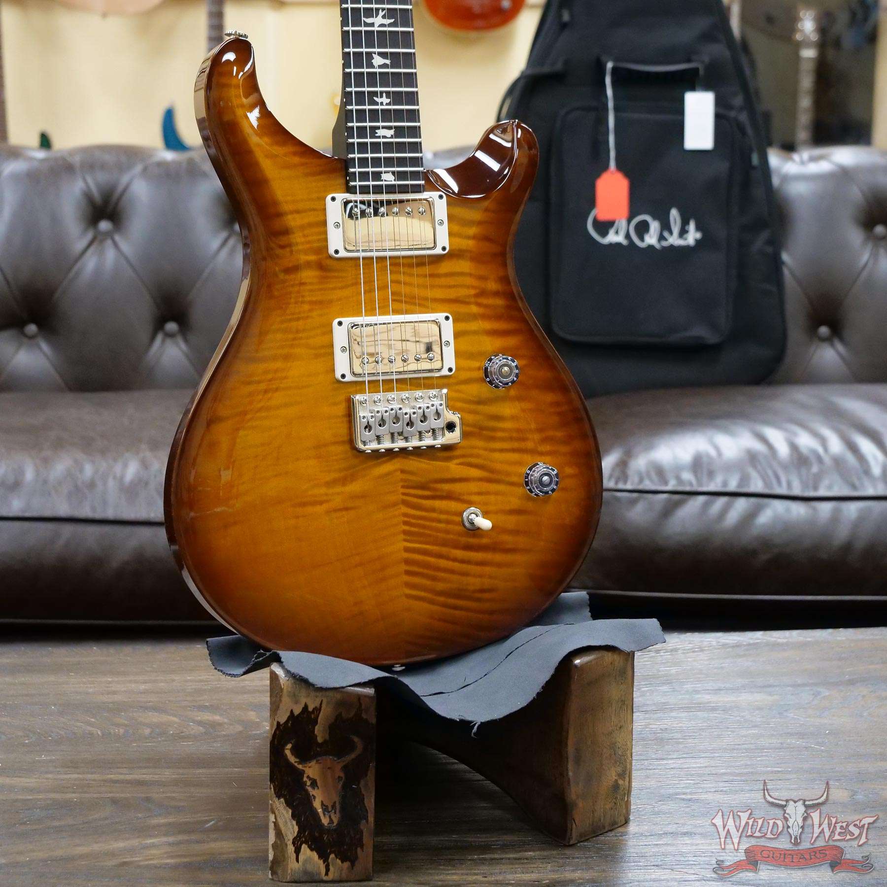 prs-wwg-ce24-blue-314505-d3__wwg.jpg Paul Reed Smith PRS Wild West Guitars Special Run Flame Top Black Neck CE 24 Violin Amber Burst (Blemish) - Image 8