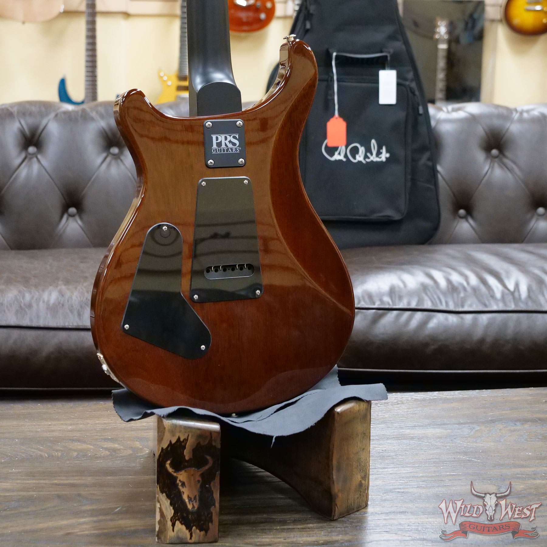 prs-wwg-ce24-blue-314505-d5__wwg.jpg Paul Reed Smith PRS Wild West Guitars Special Run Flame Top Black Neck CE 24 Violin Amber Burst (Blemish) - Image 11