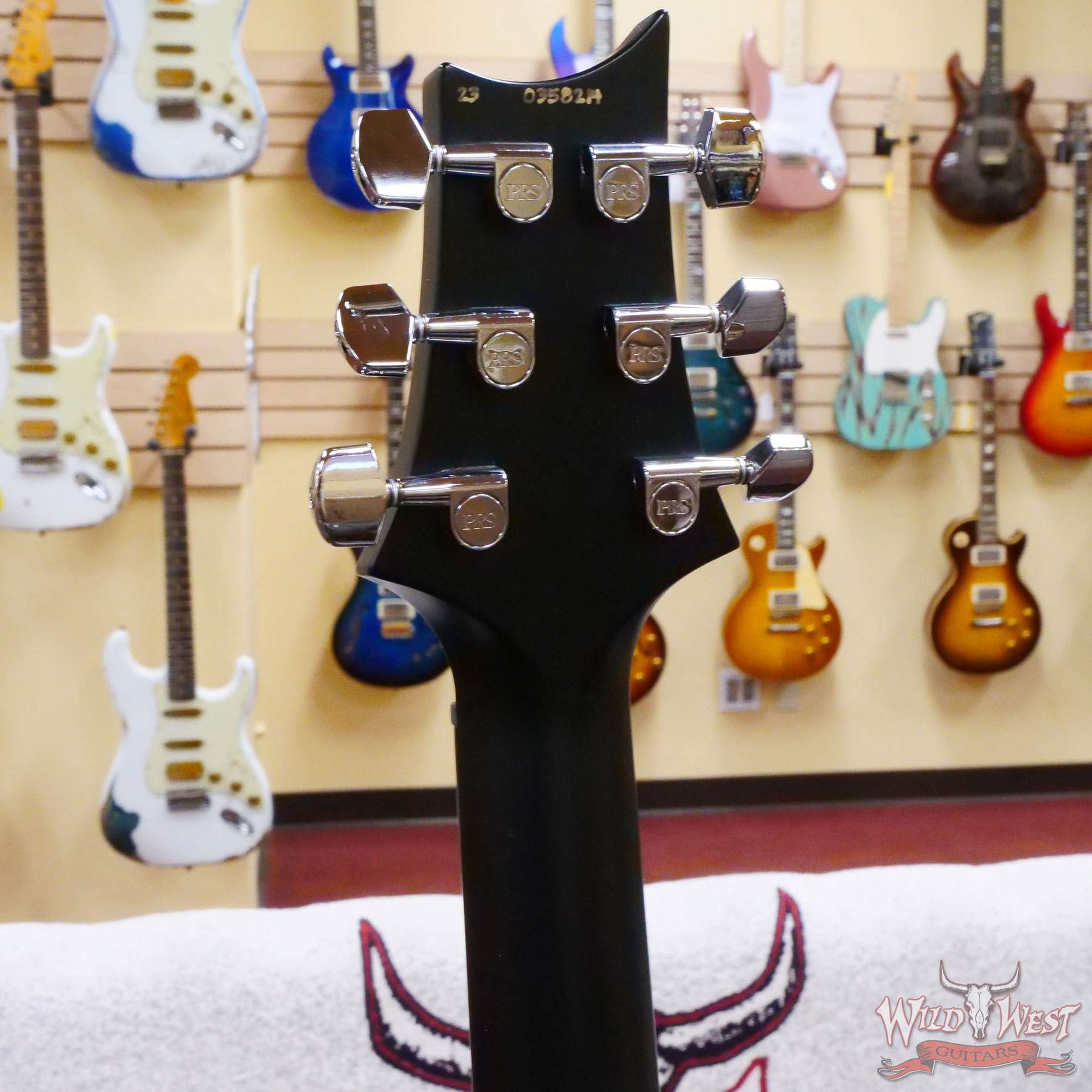 prs-wwg-ce24-cherry-358214-d5__wwg.jpg Paul Reed Smith PRS Wild West Guitars 2023 Special Run CE 24 Painted Black Neck 57/08 Pickups Faded Grey Black Cherry Burst - Image 9