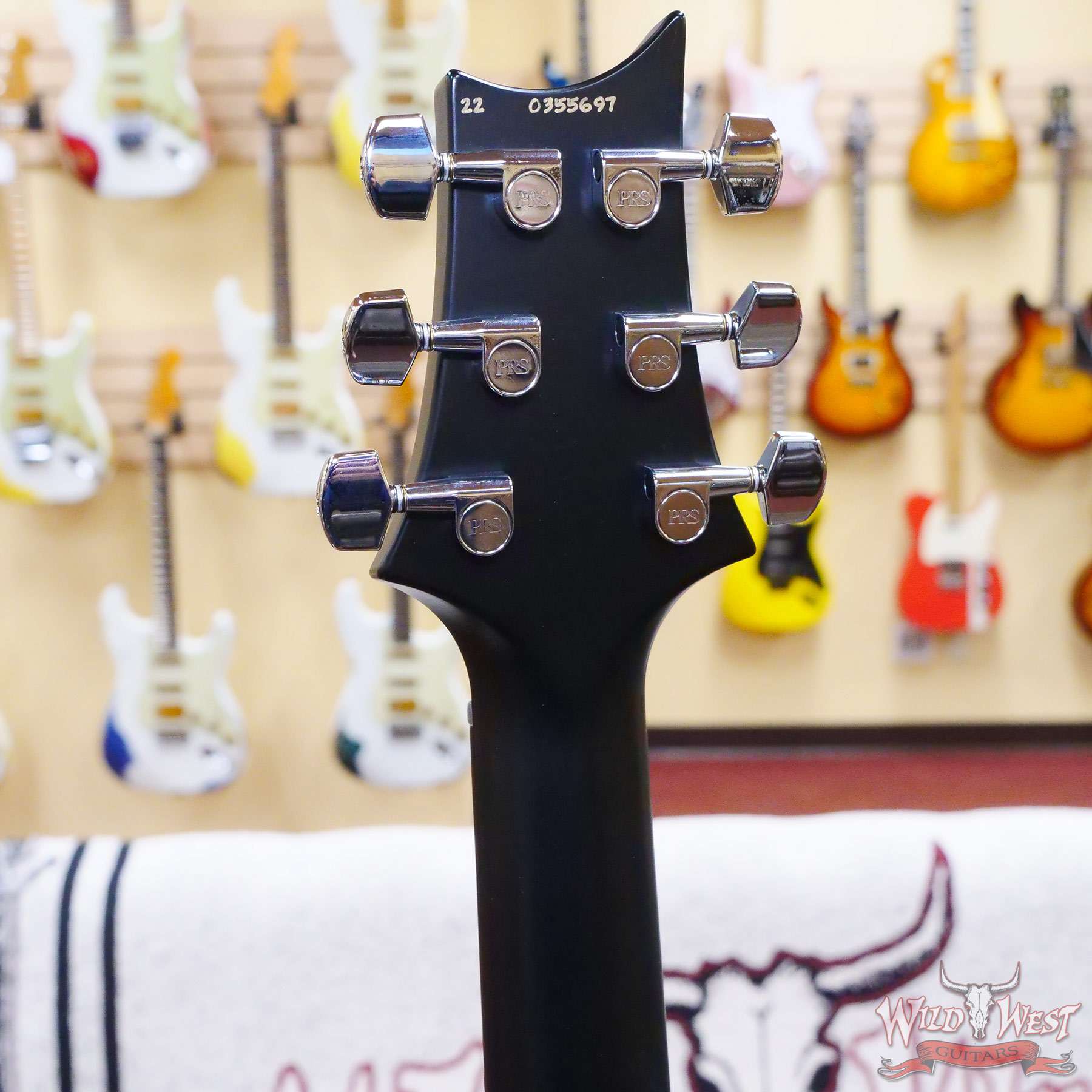 prs-wwgce24-blue-355697-d5__wwg.jpg Paul Reed Smith PRS Wild West Guitars 2023 Special Run CE 24 Painted Black Neck 57/08 Pickups Faded Grey Black Blue Burst - Image 9