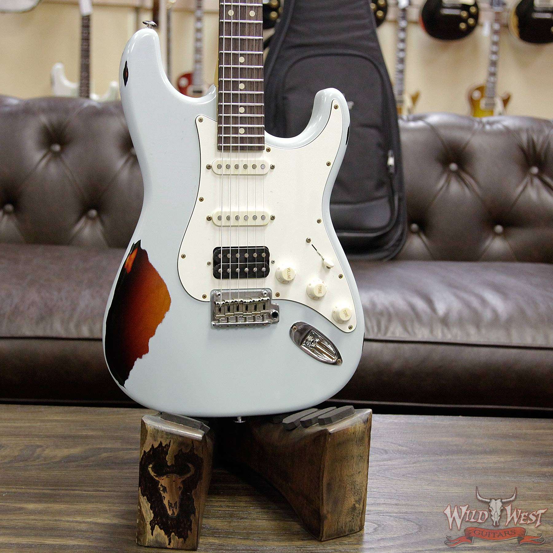 suhr-classicantiqueprohss-snb-js4k9w-d2__wwg.jpg Suhr Limited Classic Antique Pro HSS Rosewood Fretboard Sonic Blue over 3 Tone Burst - Image 9
