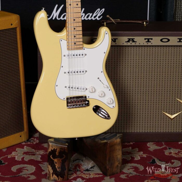 Suhr Classic S SSS Quater-Sawn Maple Neck Vintage Yellow - Image 8