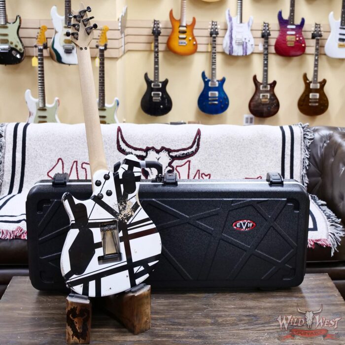 EVH Custom Shop USA Special Edition Wolfgang EVH Stripes White/Black Relic 8.50 lbs - Image 11