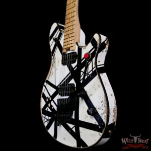 EVH Custom Shop USA Special Edition Wolfgang EVH Stripes White/Black Relic 7.60 lbs - Image 2