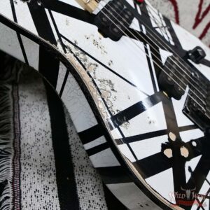 EVH Custom Shop USA Special Edition Wolfgang EVH Stripes White/Black Relic 7.60 lbs - Image 9