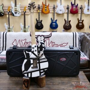 EVH Custom Shop USA Special Edition Wolfgang EVH Stripes White/Black Relic 7.60 lbs - Image 10
