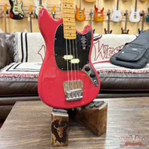 Fender American Professional Classic Mustang Bass® Maple Fingerboard Faded Dakota Red 7.90 lbs - Image 7