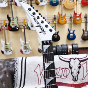 Jackson American Series Rhoads RR24 FR Floyd Rose Ebony Fingerboard Snow White 7.75 lbs - Image 6