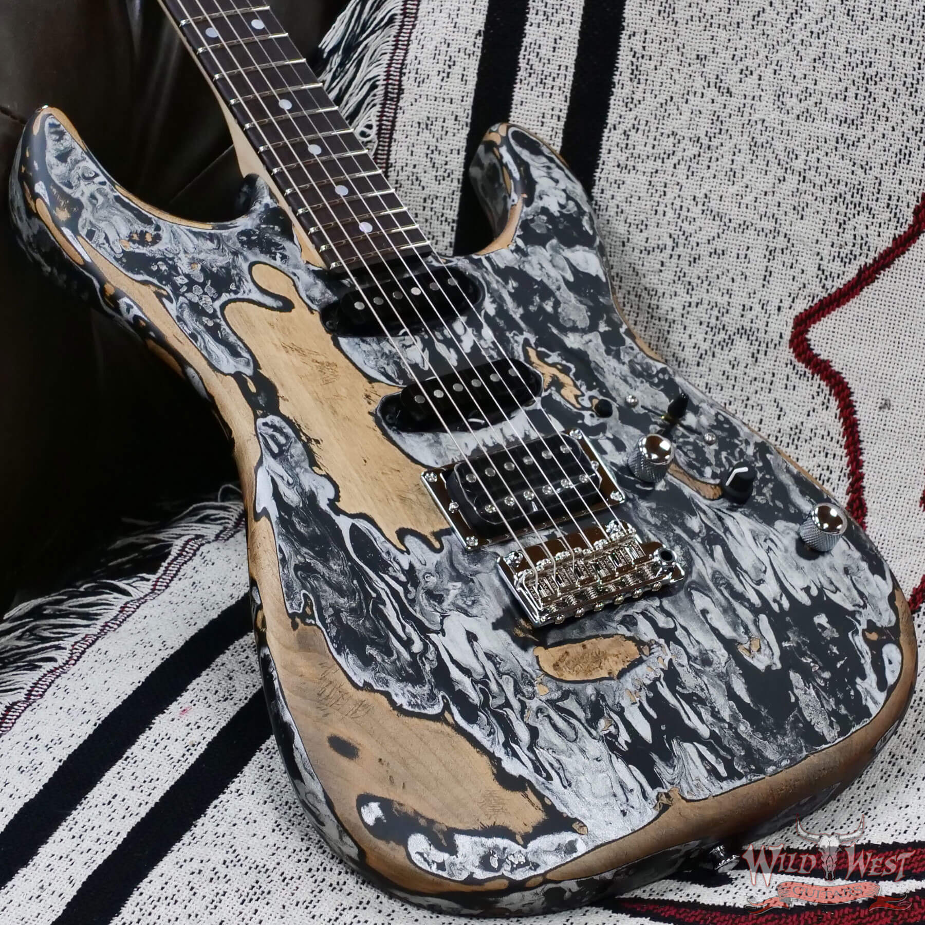 JamesTylerUSA-25641-D3 James Tyler USA Studio Elite HD Standard '64 Neck Heavy Thrashed (Aged) Black Shmear 7.00 lbs - Image 8